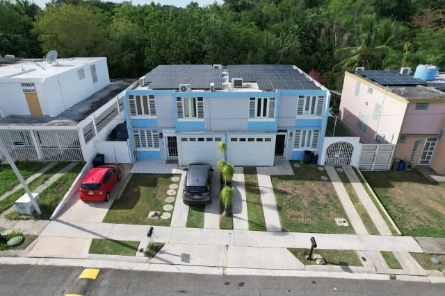 Casa en El Conquistador después de rehabilitación y pintura